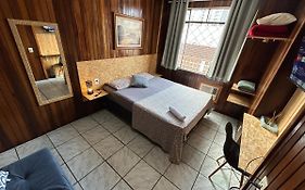 8 Quarto Cama Queen e SmartTv Netflix